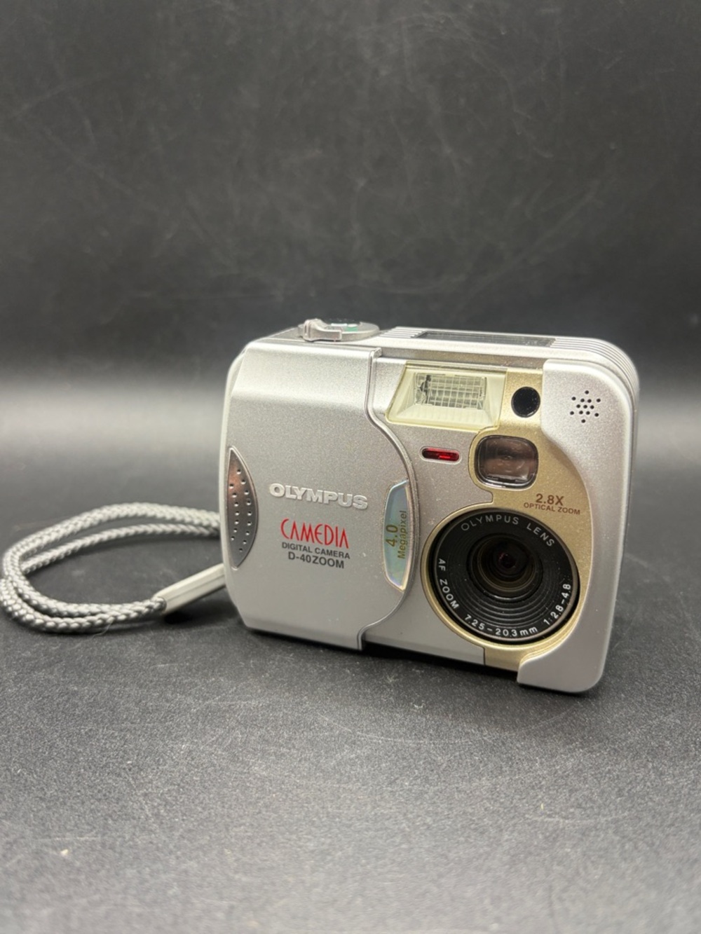 Olympus Camedia D-40 Zoom Vintage Digital Camera Photography Silver Tn Untested